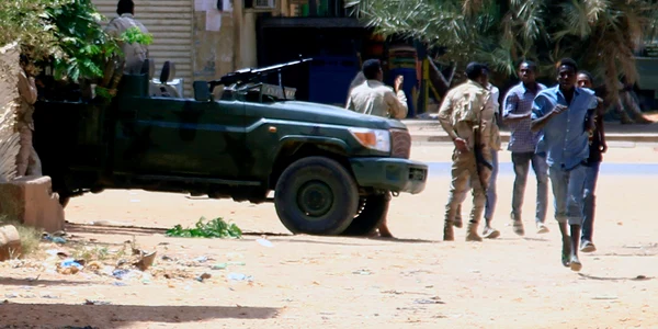 Ciocniri în Khartoum capitala Sudanului între Forțele Armate sudaneze și Forțele paramilitare de sprijin rapid (RSF) pe 15 aprilie 2023 FOTO AFP (1) jpg