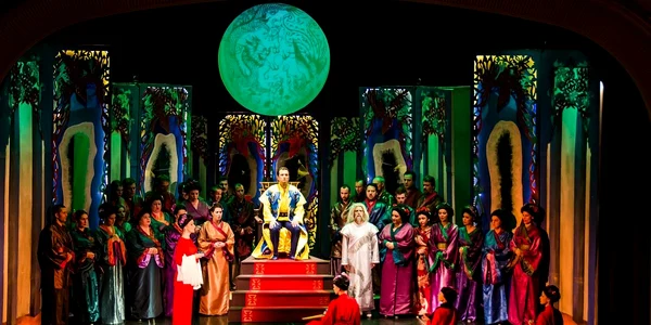 Artiştii Operei Braşov vă aşteaptă sâmbătă la un spectacol extraordinar