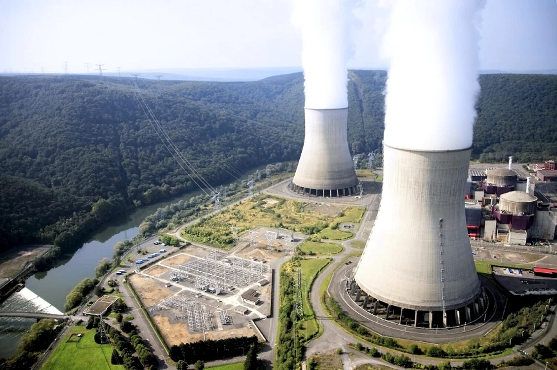 foto centrale nucleare