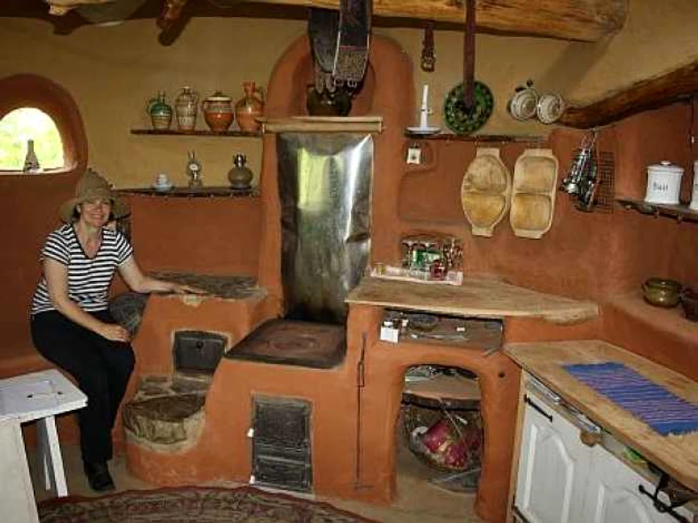 Casa de lut Sasca Română FOTO agrointel.ro
