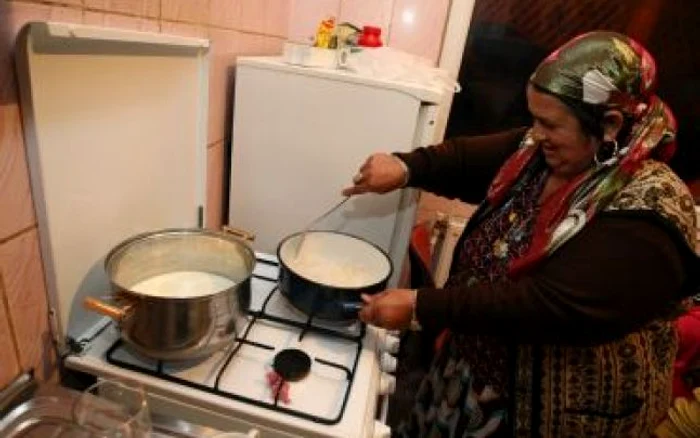 Craiova: EXCLUSIV / Ţiganii care au ridicat palate în Strehaia abia mai au ce mânca