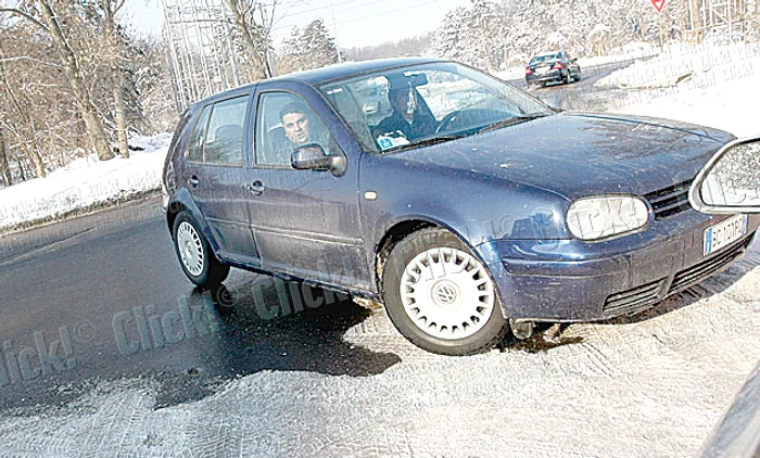 Proxeneţii au atacat echipa Click!