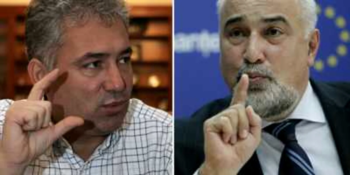 Adriean Videanu şi Varujan Vosganian sunt acuzaţi de complot şi subminarea economiei naţionale.