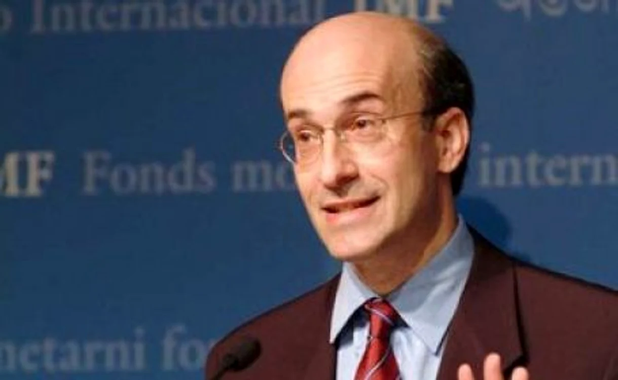
    Kenneth Rogoff, fostul economist şef al Fondului Monetar Internaţional  