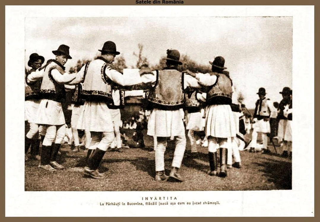 Învârtita flăcăilor la Părhăuţi (Suceava) FOTO: facebook/Satele din România/Enciclopedia Fotografică 1938