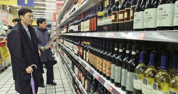 Vinul de import, tot mai căutat de chinezi. Cu cât e mai vechi şi mai scump, cu atât se vinde mai bine   