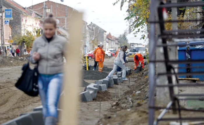 Tot mai puţini timişoreni îşi fac cumpărăturile de pe Brâncoveanu din cauza lucrărilor. 