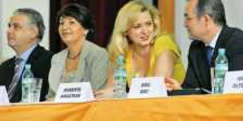 Liderii PDL trebuie să îl mulţumească pe Traian Băsescu fără a supăra şefii organizaţiilor judeţene   