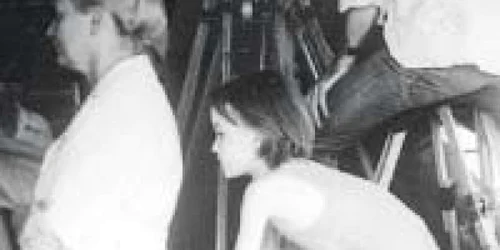 Alături de tatăl ei, operator de imagine, pe platourile de filmare de la Buftea Fotografii: colecţia personală