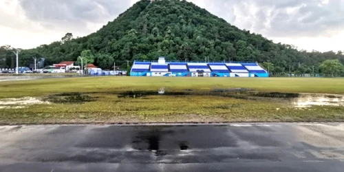 stadionul cetate din deva foto daniel guta adevarul