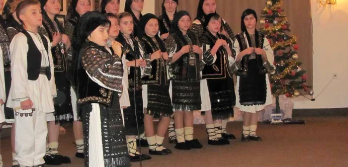 Corul religios de copii „Sfânta Treime” din Argeş