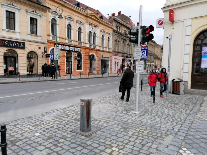 Semafoare pentru stâlpi FOTO Bună Ziua Braşov