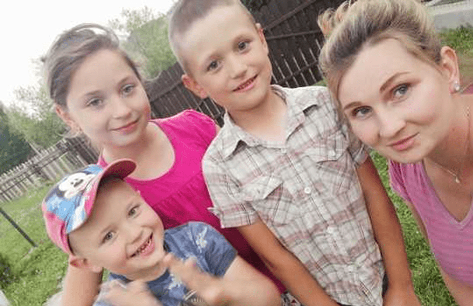  David Popovici, felicitat la majorat de Florentina Filipovici. Sportiva și copiii ei au acum casă VIDEO