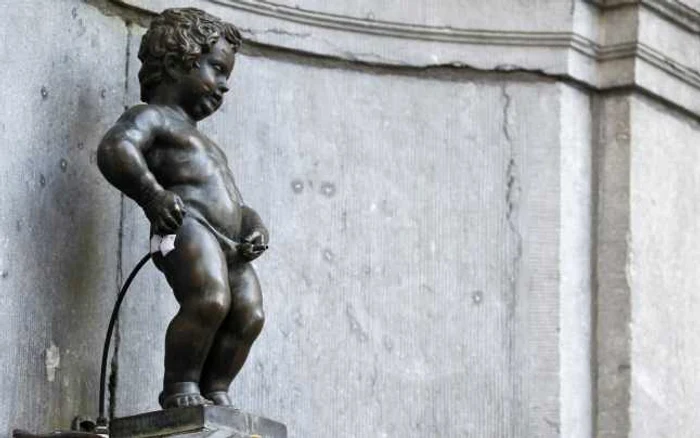 Manneken Pis poate fi găsit în Piaţa Mare (centru) din Bruxelles. FOTO: Reuters