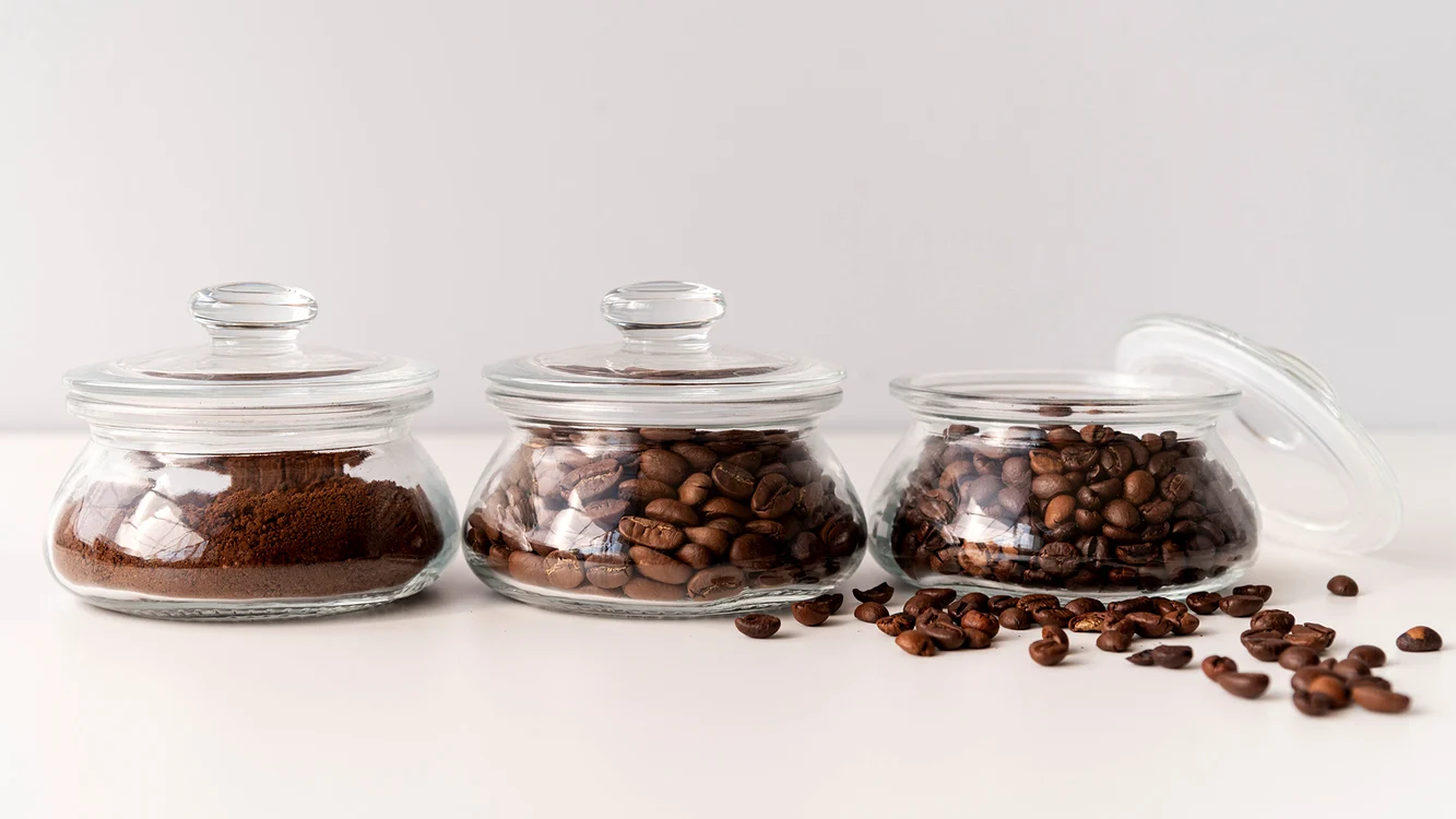 Cum pa╠åstrezi corect cafeaua pentru a i ment╠ªine aroma jpg