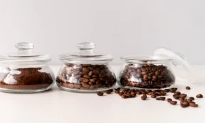 Cum pa╠åstrezi corect cafeaua pentru a i ment╠ªine aroma jpg