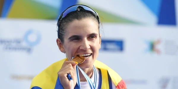 Ionela Cozmiuc medalie canotaj sept 2022 FOTO Profimedia jpg