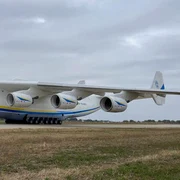  Antonov-225 cel mai mare avion din lume a aterizat pe pista Aeroportului Henri Coandă foto ROMATSA