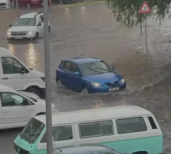 Zeci de locuințe și subsoluri au fost inundate în Sibiu și Sălaj. FOTO: Facebook / Meteoplus