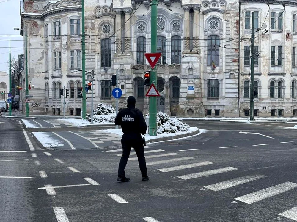 Alertă cu bombă la Liceul "Gerhardinum" din Timişoara  FOTO Tion.ro