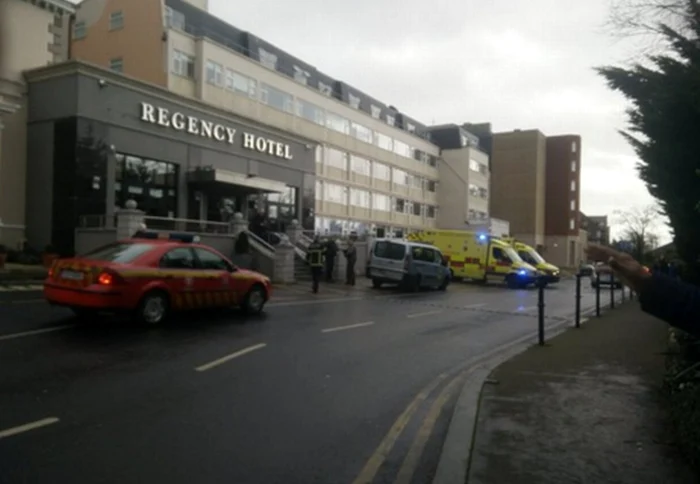 Ambulanţele au sosit de urgenţă la Hotel Regency din Dublin