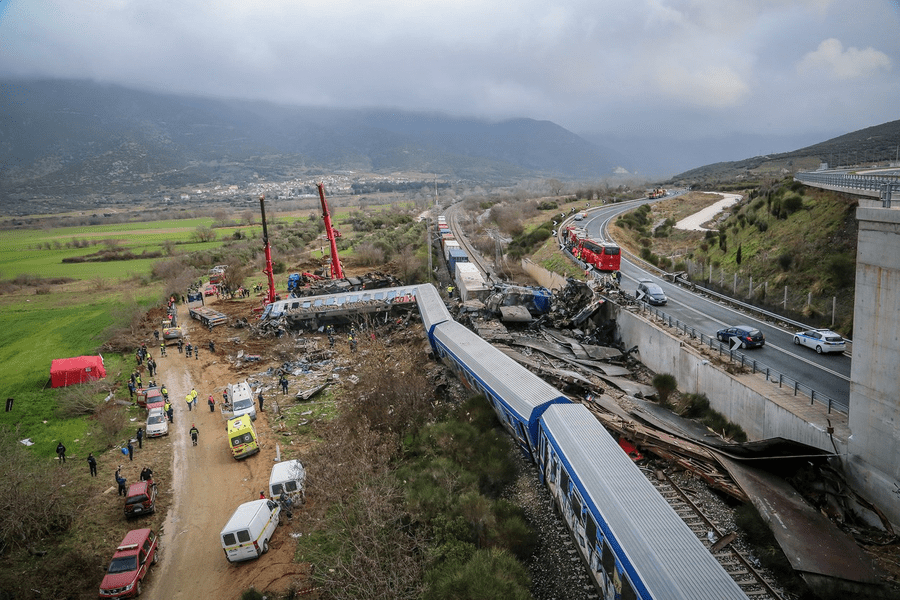 Traficul feroviar din Grecia va fi reluat treptat după accidentul feroviar grav în urmă căruia 57 de persoane au murit