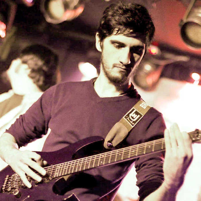 Tudor Golu (28 de ani), chitaristul formaţiei „Axial Lead” , al 48-lea pe lista decedaţilor