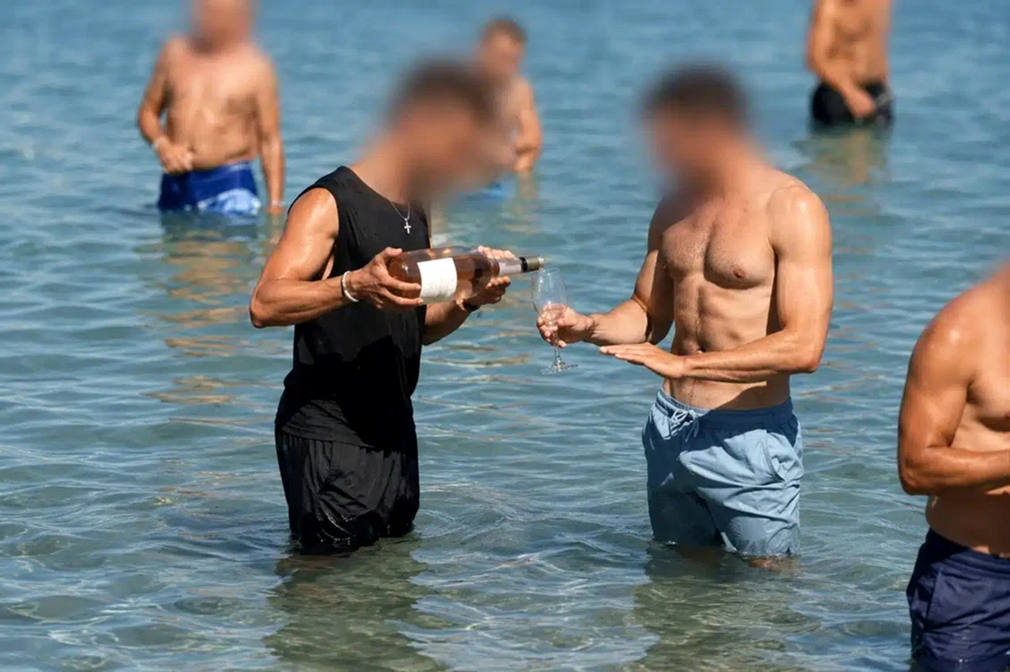 Scandal în Grecia după un videoclip devenit viral. Foto: captură video Facebook