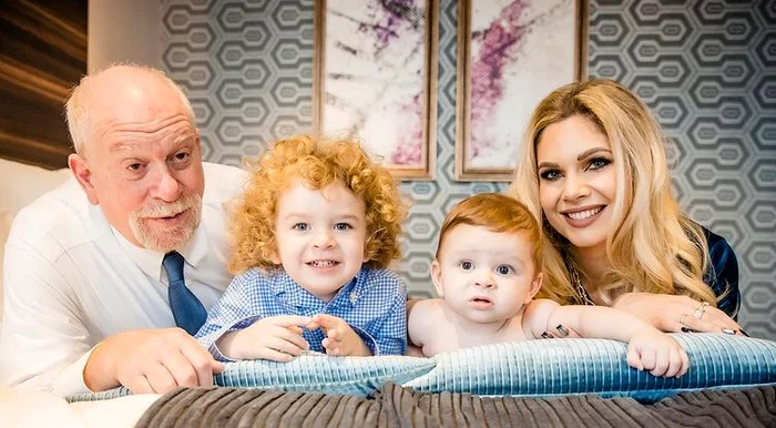 Iasmina și milionarul Bradford Hill au doi băieți, Michael (2 ani) și David (6 luni) Sursa Instagram