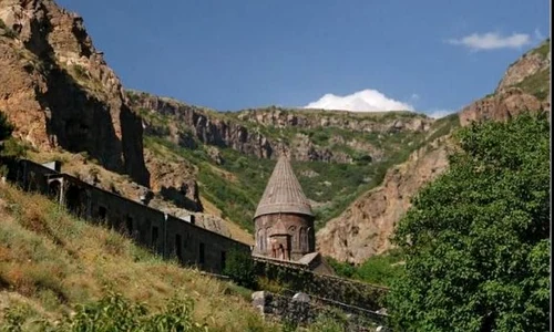 A fost descoperită cea mai veche rochie din lume jpeg