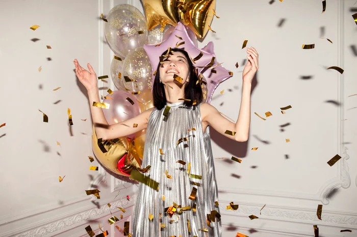 femeie rochie de revelion petrecere confetti 3419692 jpg