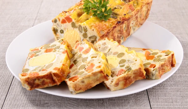 Terina de legume  Sursa foto shutterstock 106752485 jpg