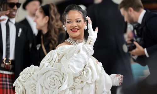 Rihanna însărcinată și sexy (8) jpg