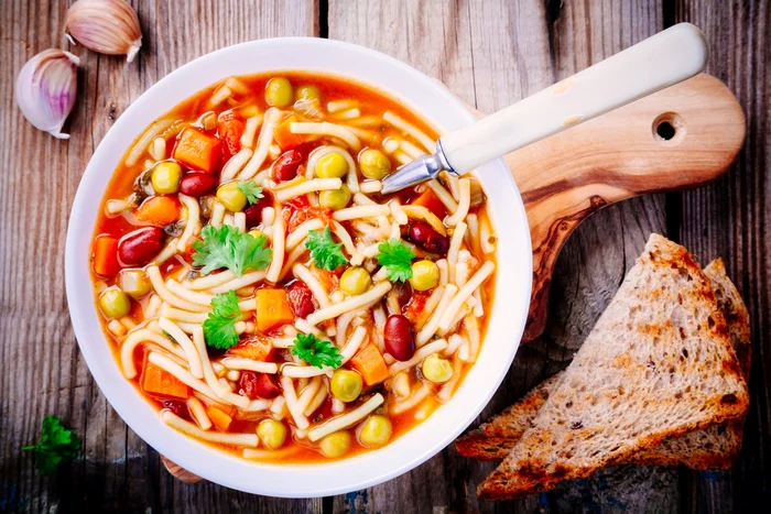 supa rosii legume shutterstock 634906829 jpg