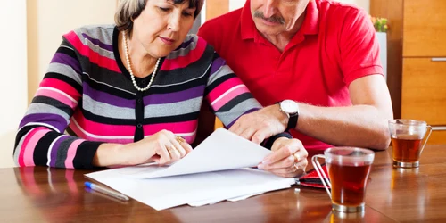 decreteii viitorii pensionari care isi fac calcule jpeg
