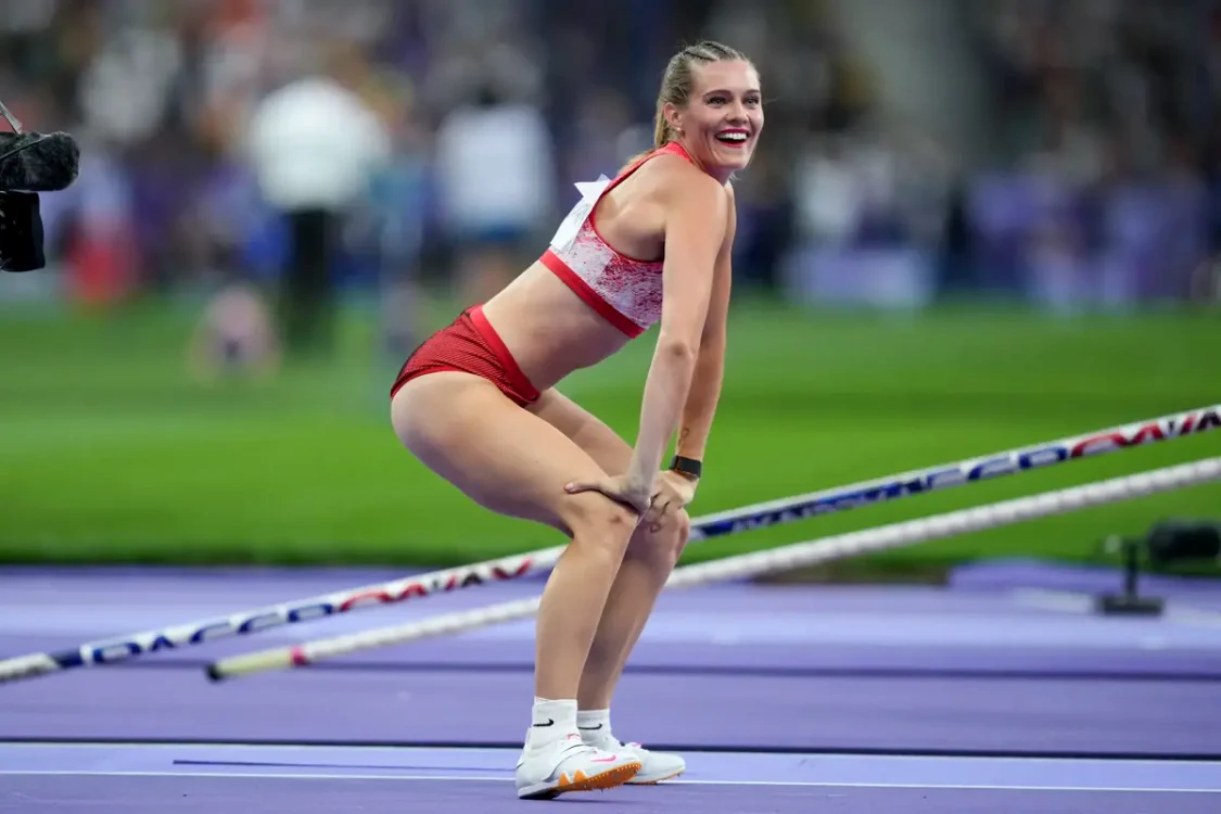 Alysha Newman, fericită după medalia de la Jocurile Olimpice. Foto Getty images