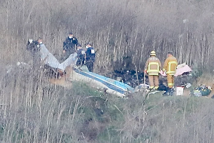 Rămăşiţele elicopterului sunt împrăştiate pe o arie foarte mare