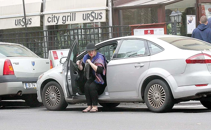 
    Oana Lis se crede  la mare, în  octombrie  