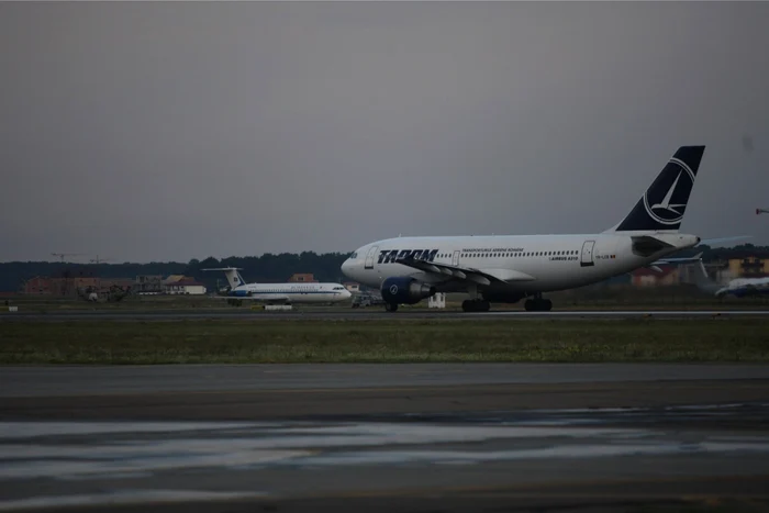 Un avion al companiei Tarom a fost lovit de fulger FOTO Arhiva Adevărul