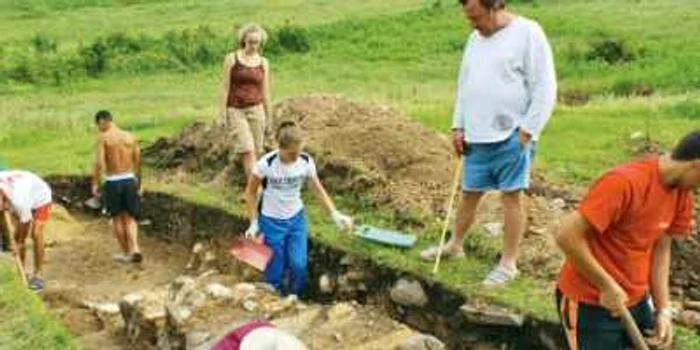 Templurile şi obiceiurile dacilor sunt cercetate cu sprijin european  