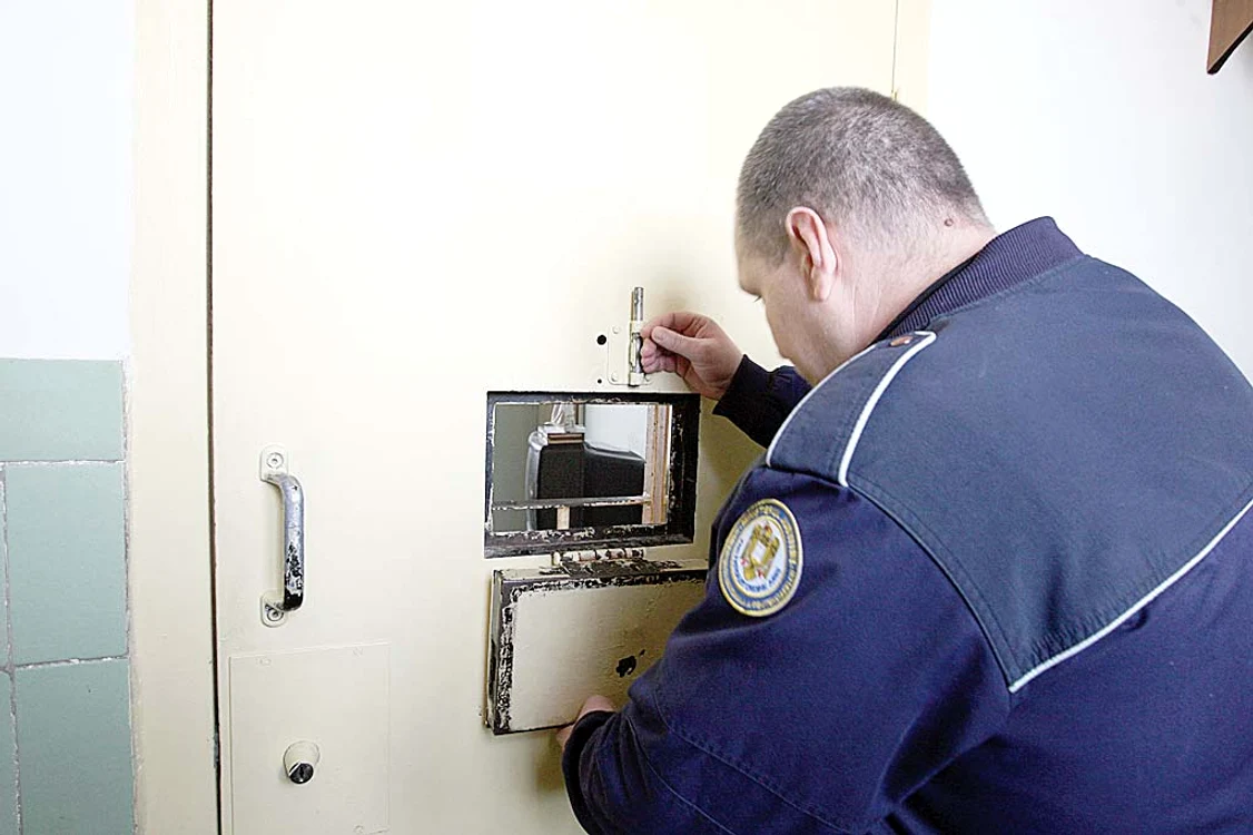Angajaţii din  penitenciare vor  picheta  Ministerul  Justiţiei