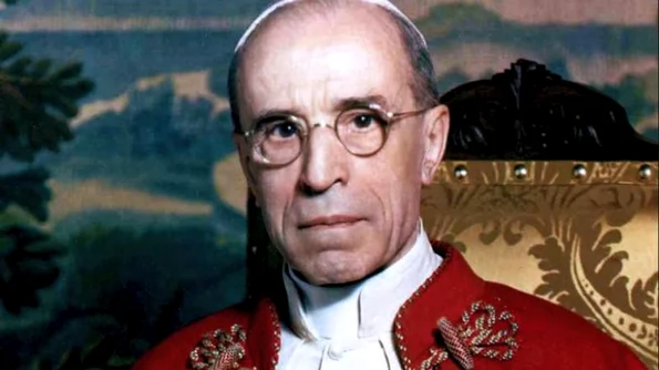 Vaticanul se pregăteşte să deschidă arhivele din perioada lui Pius al XII lea  Unii l au supranumit „papa lui Hitler'' jpeg