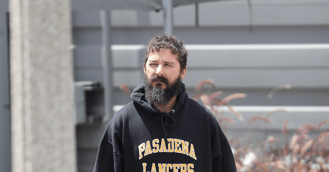 Shia LaBeouf s-a convertit la catolicism. „Aveam o armă pe masă. Chiar nu mai voiam să trăiesc atunci când s-a întâmplat“