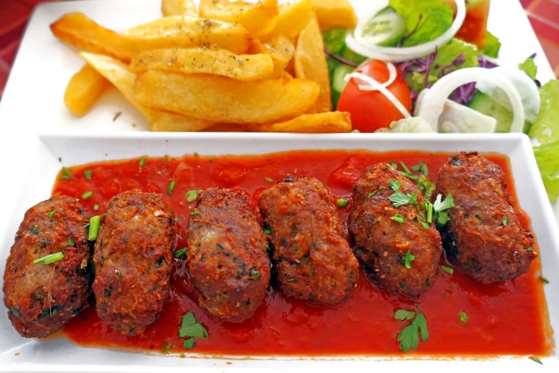 keftedes cipru chiftele food shutterstock 210413710 jpeg