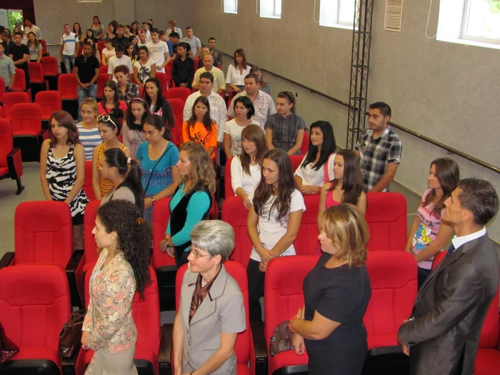 Studenţii Universităţii "Valahia" din Alexandria au păşit cu emoţie în noul an universitar