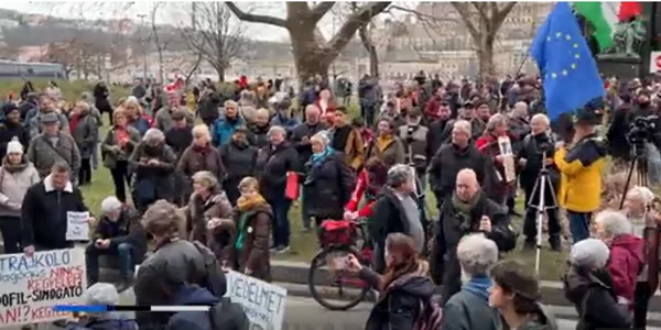 protest budapesta Euronews  magyarul png