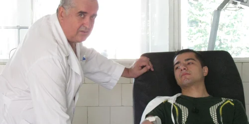 Daniel Sarcinschi a venit să doneze sânge