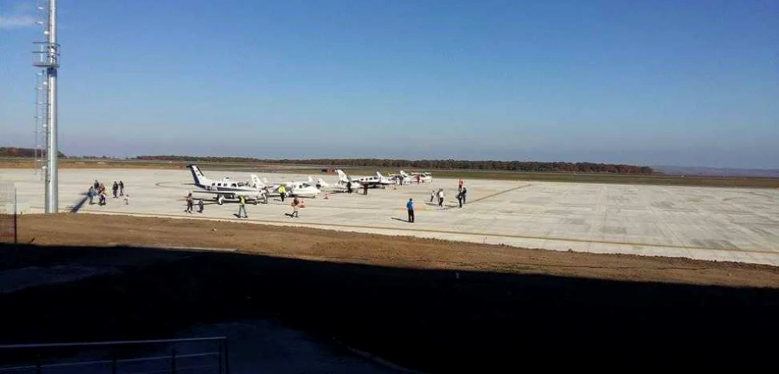 Aeroportul ”Ştefan cel Mare” din Suceava a fost sfinţit. FOTO Dănuţ Zuzeac