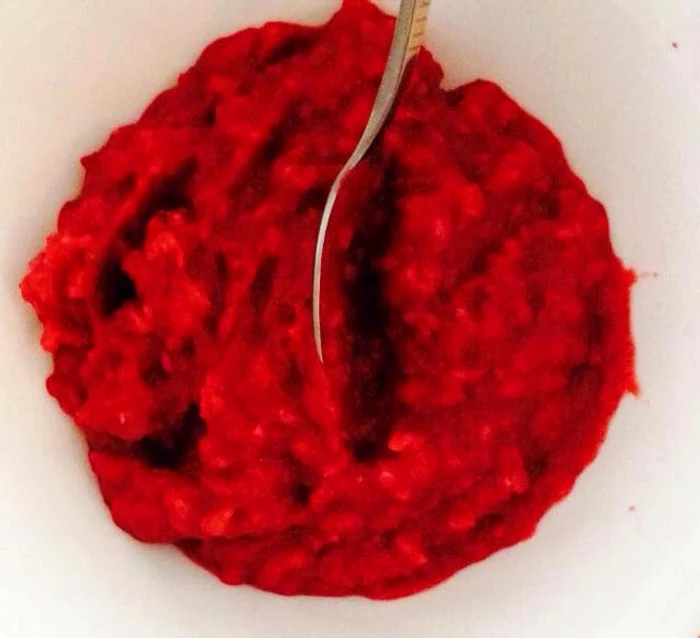 Brumă a preparat o salată de sfeclă roşie