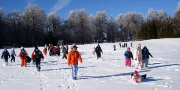 Reşiţa: Muntele Semenic stă în paragină, dar skiliftul prinde contur